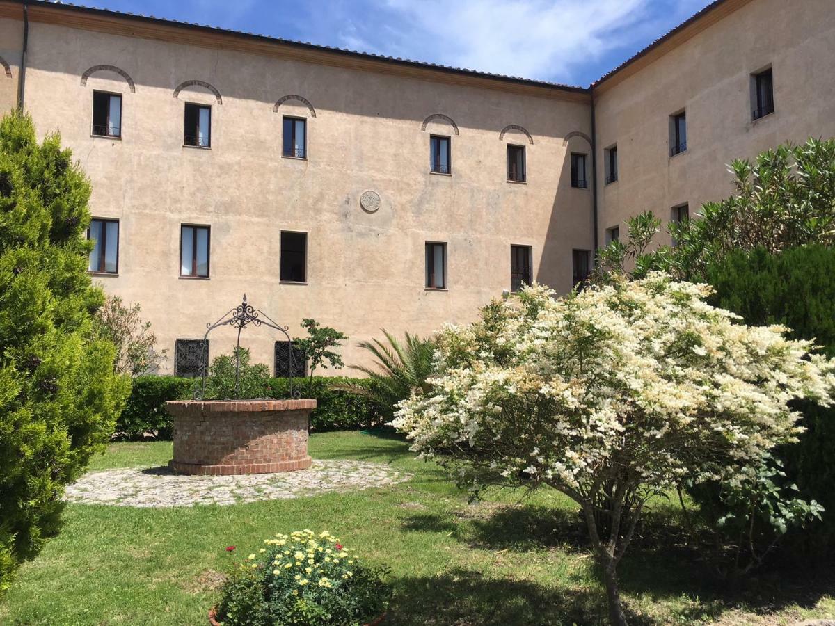 فندق Casa Mater Ecclesiae ماسا ماريتيما المظهر الخارجي الصورة