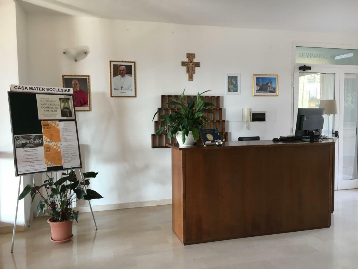فندق Casa Mater Ecclesiae ماسا ماريتيما المظهر الخارجي الصورة