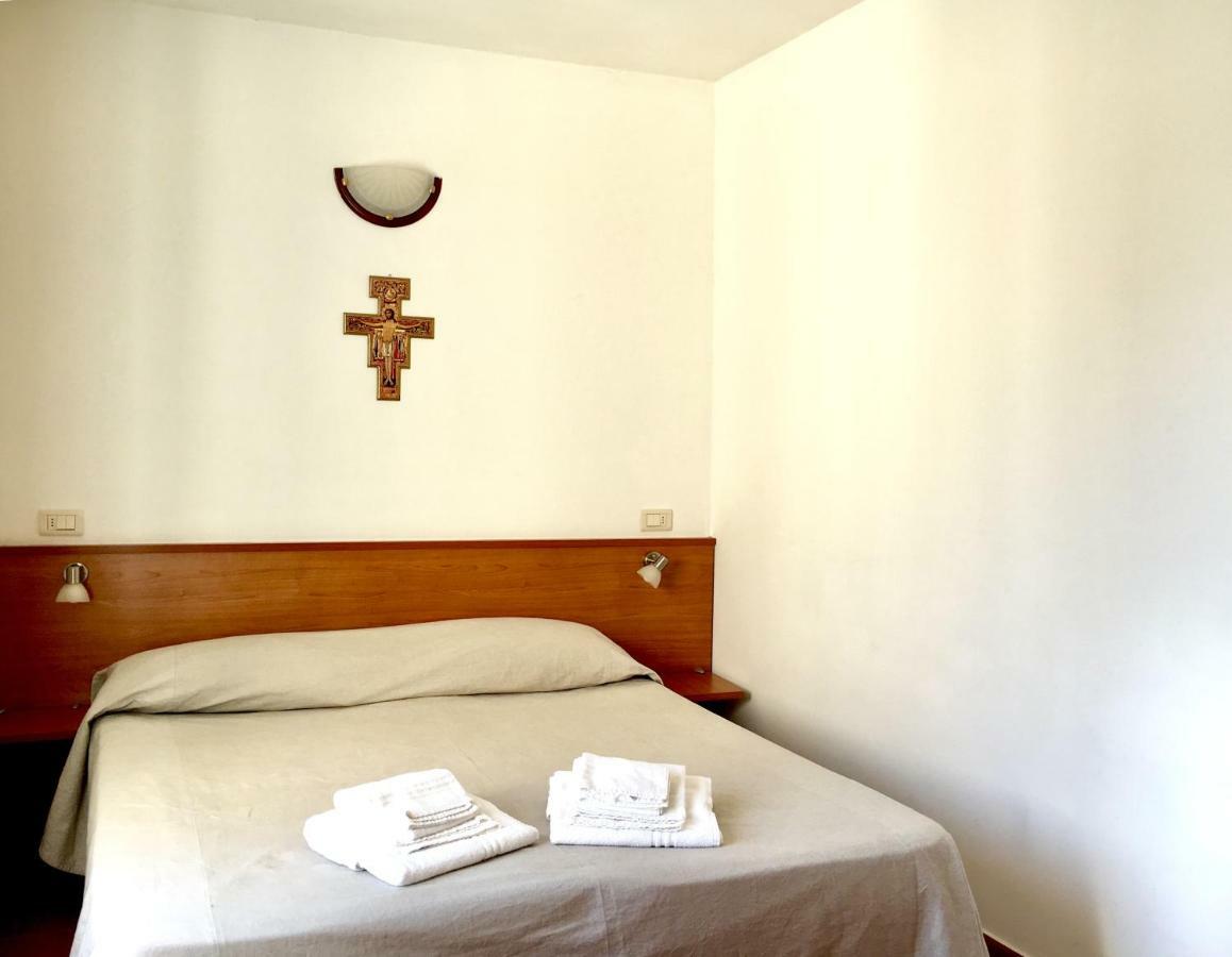 فندق Casa Mater Ecclesiae ماسا ماريتيما المظهر الخارجي الصورة